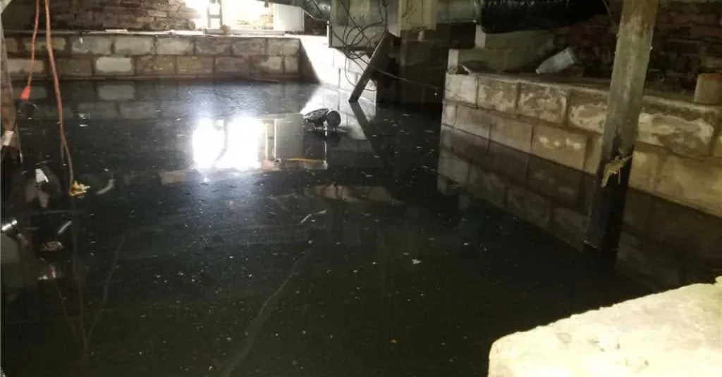 Crawlspace water extraction